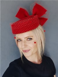 Image 4 of 'Winnie' in Red
