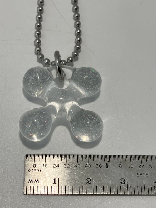 Image of crushed opal clover 