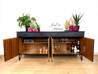 Image 4 of Vintage Mid Century SIDEBOARD / DRINKS CABINET / TV STAND in black with wooden doors 