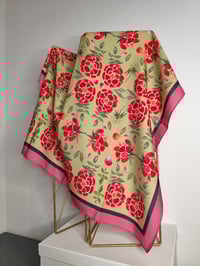 Image 2 of PAÑUELO 70 x 70 SEMISEDA ROSALEDA