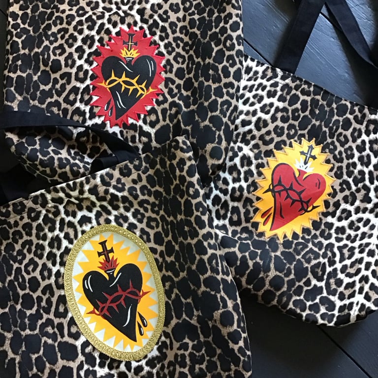 new dark leopard sacred heart bag Image 3