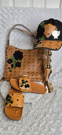 Image 1 of Size 9 Mackin Cutie Large black rose tote w/ Slides & hat