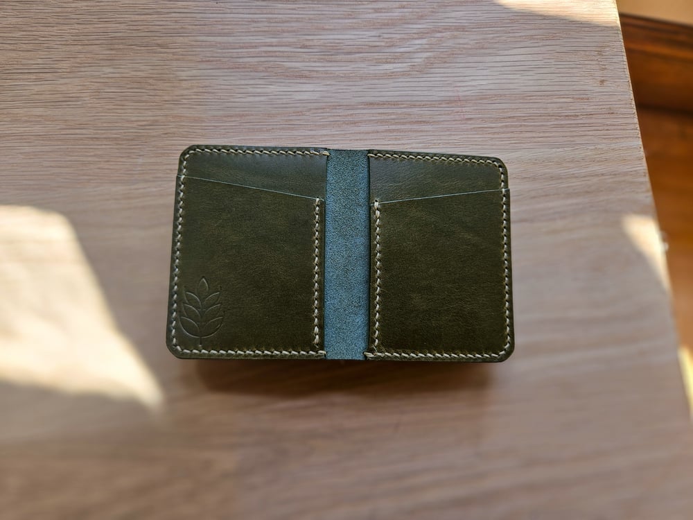 4 pocket bifold cardholder