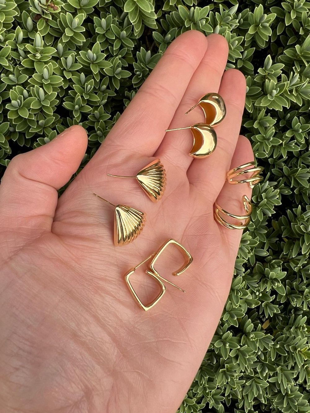 everyday gold dainty earrings!