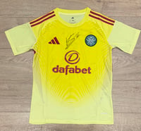  Signed Viljami Sinisalo Celtic FC Shirt