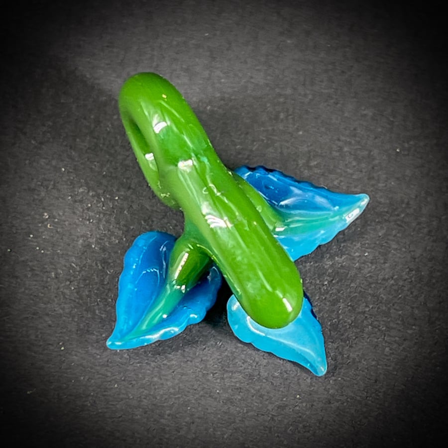 Image of Mini Blue 3 Leaf Pendant