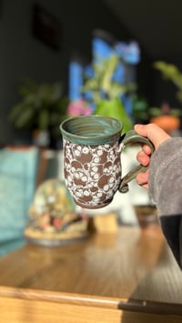 Image 2 of Skull mug 04