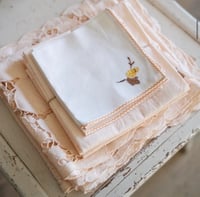 Image 1 of Lot de 4 petites serviettes appliqués brodés