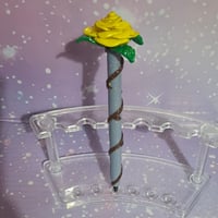 Yellow rose pen