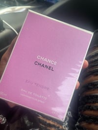 Image 3 of Perfume vendor 