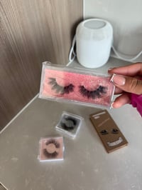 Image 2 of lash bulk (4 sets)