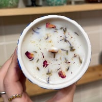 Image 2 of driftwood scented ocean themed candle