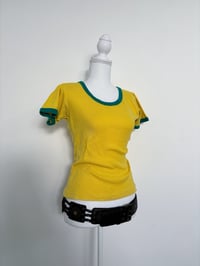 Image 1 of 00s Yellow t shirt // M