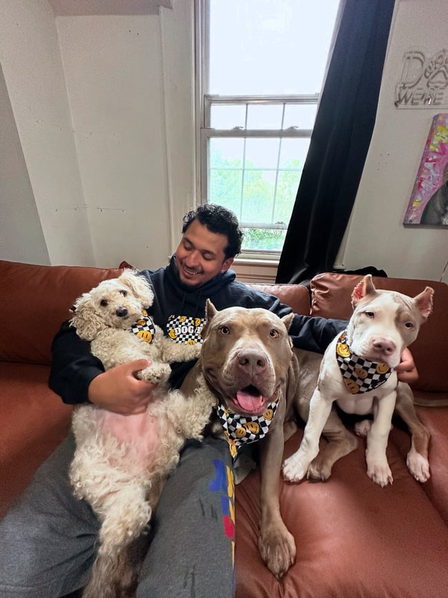 SMILEY DOG MOM/DOG DAD 