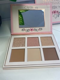 Image 1 of Beauty creations Floral Bloom -Highlight & Contour 