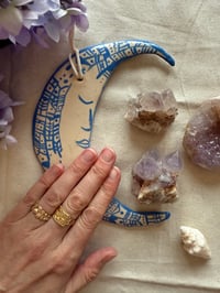 Image 4 of Lune à accrocher 🩵