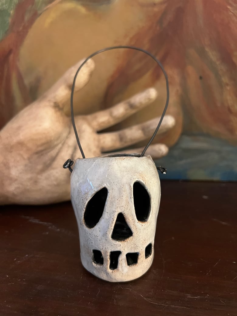 Image of Skull Lantern