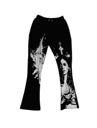 black pants 