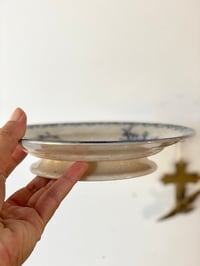 Image 9 of Assiette sur pied - fleurs de champs