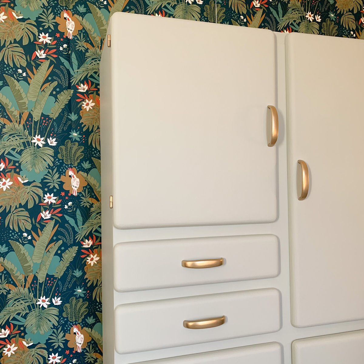 Image of VENDU/SOLD OUT Buffet Mado Wild