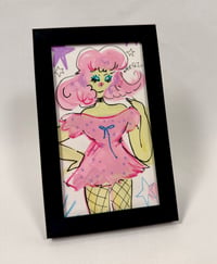 Image 1 of Alien diva  (original)
