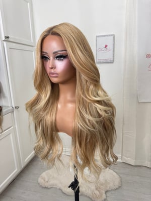 Image of Rita with clip in extensions (pre order)