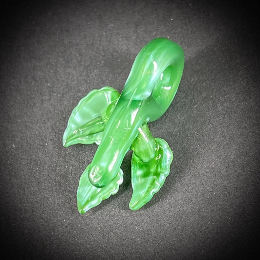 Image of Mini green 3 Leaf Pendant