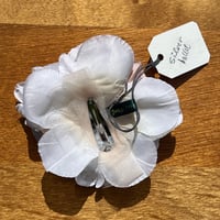 Image 2 of silver ballet grand petal pop