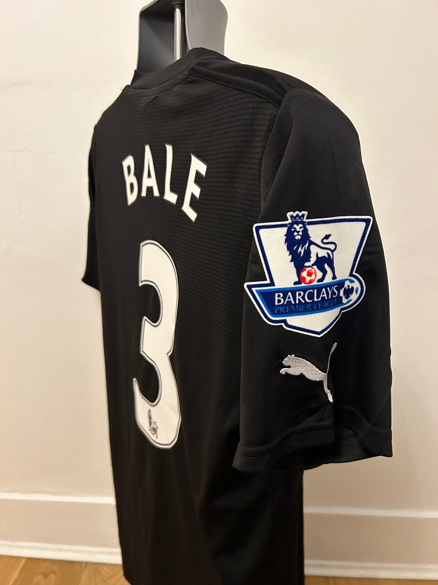 Image of Tottenham Hotspur “BALE 3” 2011/12 Third Shirt + PL patches (S)