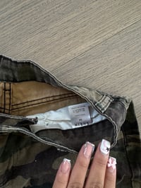 Image 2 of camo shorts (sz medium)