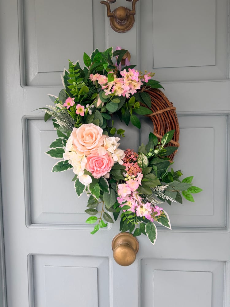 Image of 30cm Wreath - Pink roses 