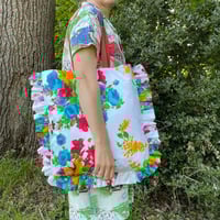 Image 3 of Floral Ruffle Tote Box Corners