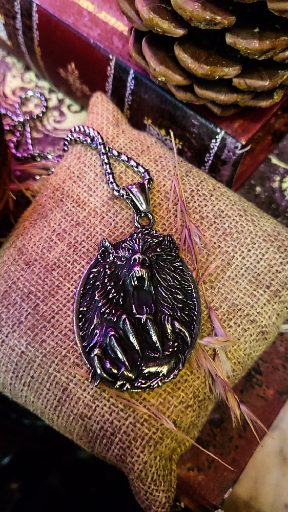πThe Armored Kingdom Claw of the Mountain Bear Necklace