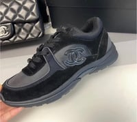 Image 2 of HEAD TURNER BLACK SET