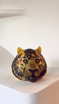 Image 1 of Cache pot céramique tête tigre 