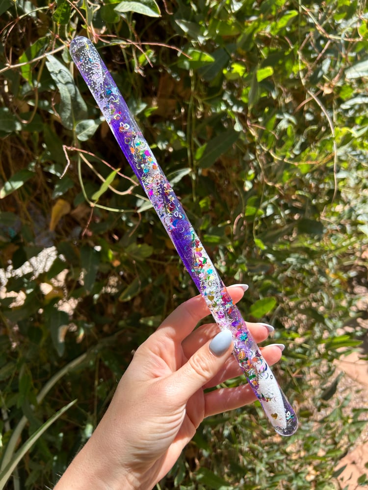 Image of Purple and White Spiral Jumbo Wand