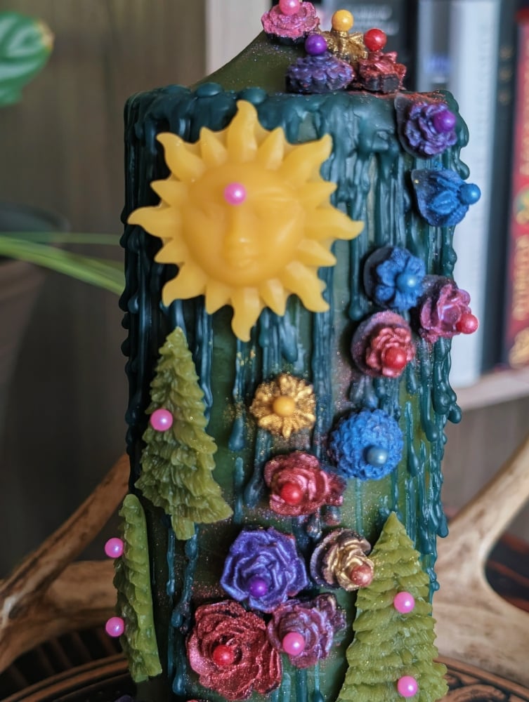 Image of Summer Bear Pillar