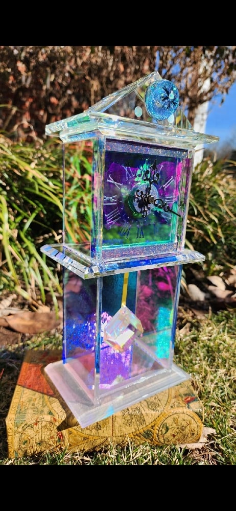 Image of "Lightyears" pendulum clock 