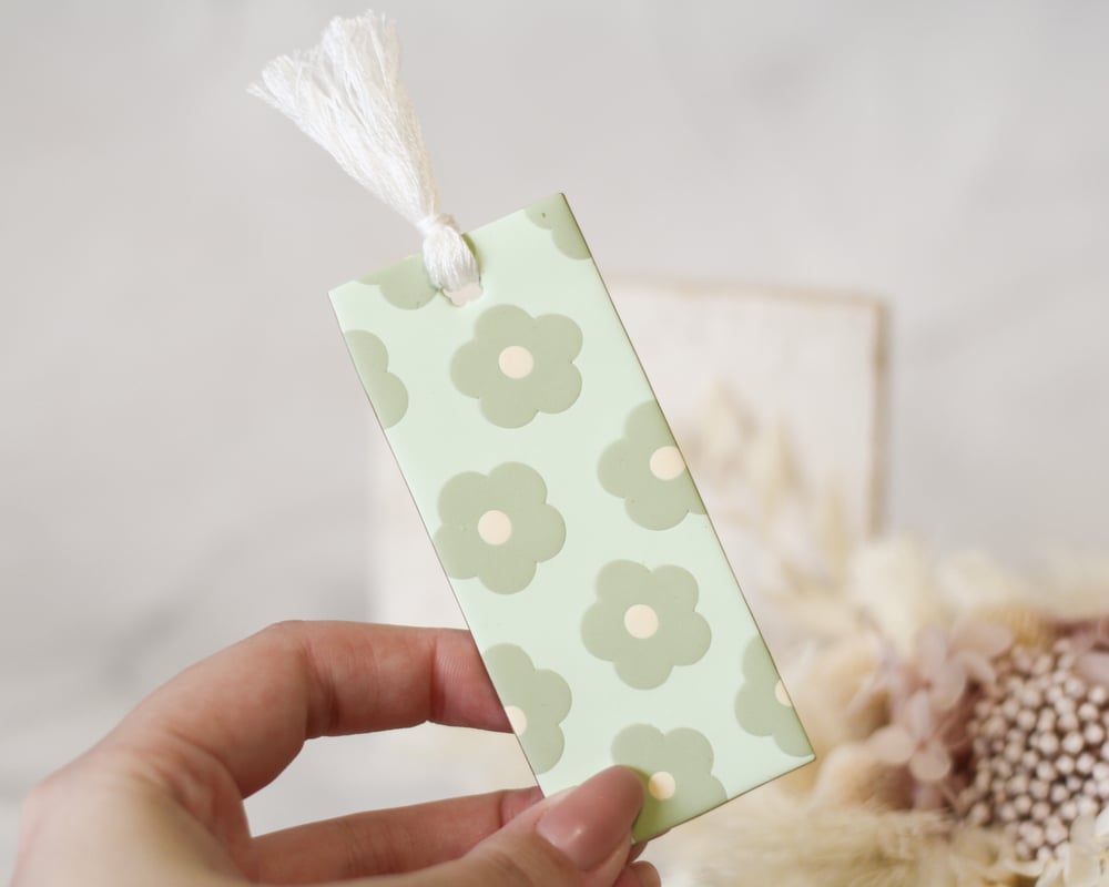 Image of Green Flower Bookmark