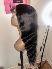 Image 2 of 28 inch body wave wig 