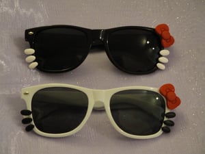 Image of Hello Kitty Nerd Sunglasses with bow and whiskers (Dark Lenses)