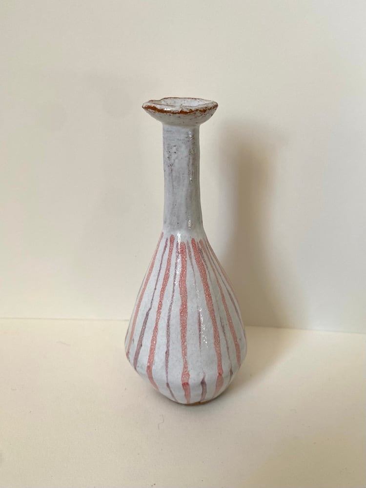 Small bulbous vase Image 3