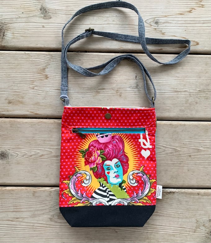 Image of Crossbody Day Bag Tula Pink Queen Of Hearts Red