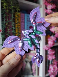 Image 2 of Mini dragón arcoiris flor