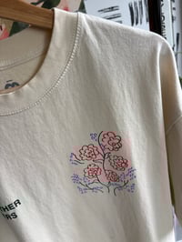 Image 3 of Flower back tee 