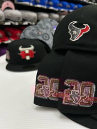 Image 2 of New Era 5950 Midnight Battles Blk/Mettalic Grey/ Paisley UV