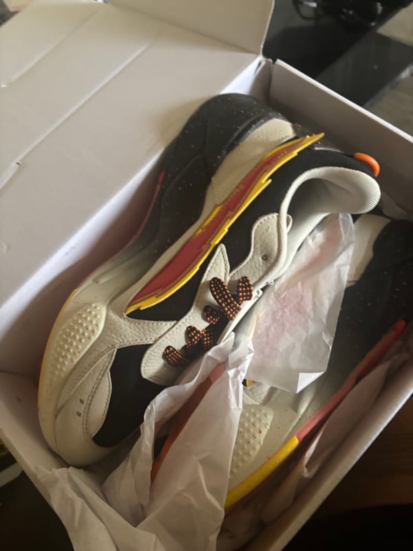 Image of puma sneaker Cheetos edition 