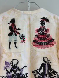 Image 10 of Love is in the air (s/m)