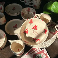 Image 1 of Assiette creuse Treat People with Kindness (pré-commande)