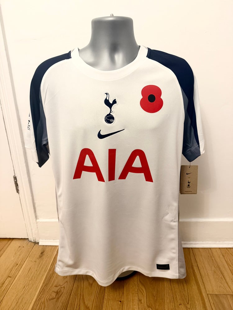 Image of PRE ORDER: NEW Tottenham Hotspur “XAVI 7” 2025/26 Home Shirt + Poppy/PL patches (L)